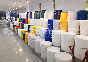 大骚屄吉安容器一楼涂料桶、机油桶展区